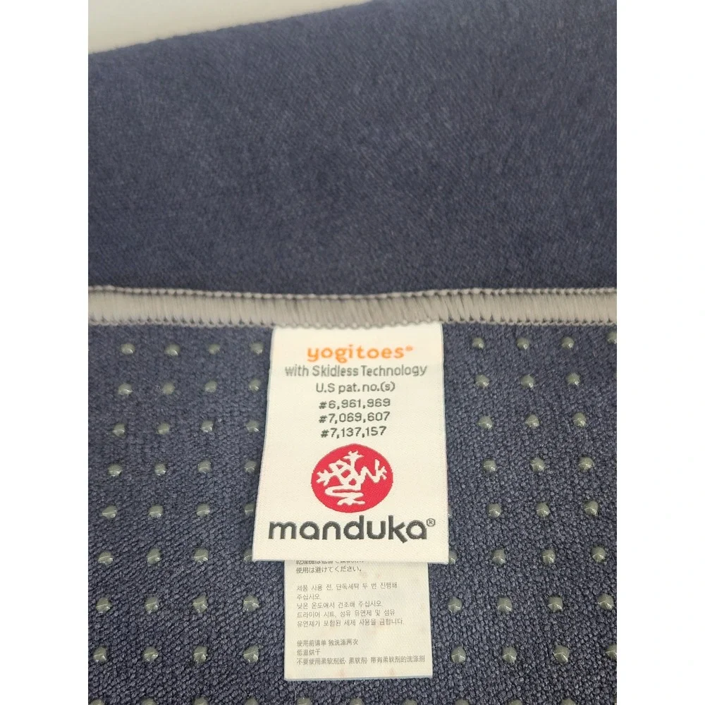 Manduka Yogitoes Hot Yoga Mat Towel Unisex 24in Navy Blue  Skidless Grip